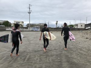 SURFING LIFE :秋山