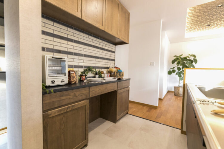 富士 富士宮で建てた かっこいいキッチン の実例vol 1 北欧 ナチュラルデザインの注文住宅なら静岡県 富士 富士宮 静岡 沼津 三島 のファイブホーム